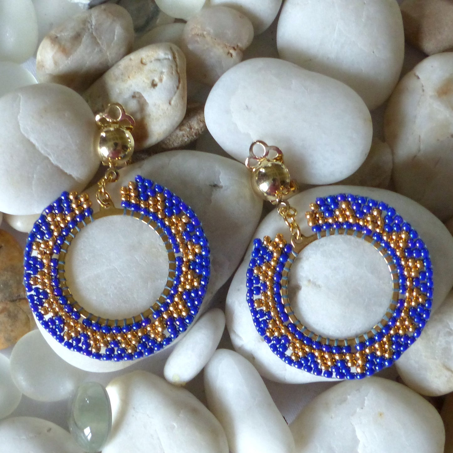Boucles d'oreilles Soleil bleu cobalt et dorées