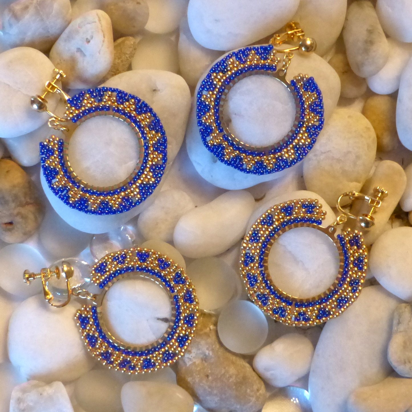 Boucles d'oreilles Soleil bleu cobalt et dorées